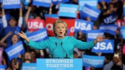 FBI’a göre Clinton’ın e-postalarında suç unsuru yok