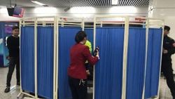Çin'de bir kadın metroda bebek dünyaya getirdi
