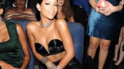 Rihanna yine güzelliğiyle büyüledi