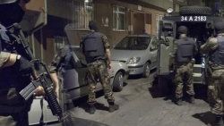 İstanbul'da şafak operasyonu