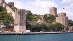 Rumeli Hisarı'nda çökme tehlikesi