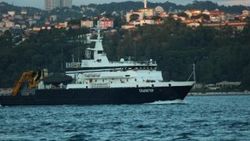 Rus uçağını araştıracak gemi İstanbul'dan geçti