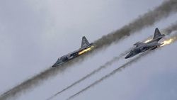 Rus uçakları Suriye'de PKK'yı vurdu
