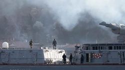 Rus savaş gemisi İstanbul Boğazı'ndan geçti