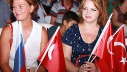 Ruslar da demokrasi nöbetinde