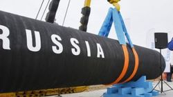 Petrol düştükçe ruble çöküyor