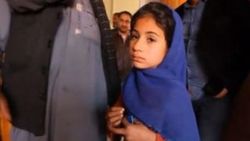 Afganistan'da 6 yaşındaki kız 2500 dolara satılığa çıkartıldı