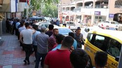 Kahramanmaraş'ta iş başvurusu için metrelerce kuyruk