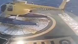 Kalkış yapan helikopter saniyeler içinde düştü