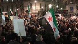 New York'ta yüzlerce kişi Suriye için protesto düzenledi