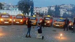 7 taksiyle sürpriz evlilik teklifi