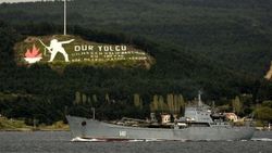 Askeri araç yüklü Rus gemisi, Çanakkale Boğazı'ndan geçti