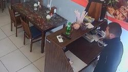 Dürüm yediği lokantanın kasasını soydu