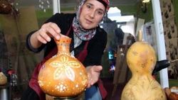 Elinin değdiği kabaklar ışık saçıyor