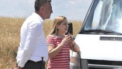 Polis diye araçlarına aldıkları kişi soyguncu çıktı