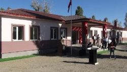 Doğduğu köye okul yaptırdı
