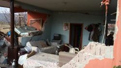 Sıkışan gaz bomba gibi patladı, ev harabeye döndü