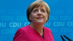 Merkel'in muhafazakarları farkı açıyor