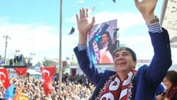 Menderes Türel mazbatasını aldı
