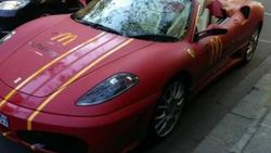 Ferrari F430 Spider'ı teslimat aracı yaptılar