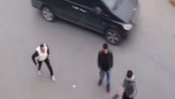 Lüks otomobili çalmak isteyen hırsızlara dayak
