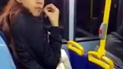Çitlediği çekirdeğin çöpünü otobüse atan kadın