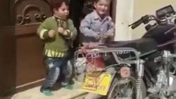 Alarmla dans eden çocuklar
