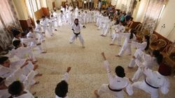 Filistinli kadının karate tutkusu engel tanımadı
