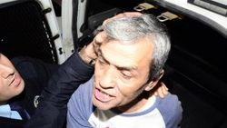 Kocaeli'de bir adam eski eşini boğazından bıçakladı