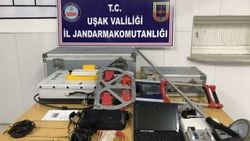 Uşak'ta 5 kişi define ararken yakalandı