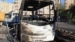 PKK sempatizanları Diyarbakır’da 3 otobüsü kundakladı