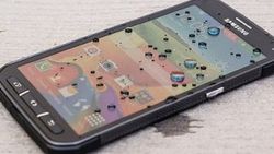 Hollanda'da Galaxy S5 Active perakendecilerde listelendi