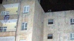 Bıçakladığı kızını çatıya çıkarıp boğdu