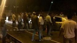 Elektrik kesintisi için yol kapattılar
