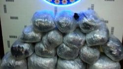 Diyarbakır'dan gelen araçta 102 kilo esrar yakalandı