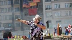 Sapanlı Teyze: Dayanamadım ben de katıldım