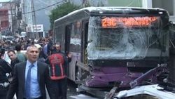 Sarıyer'de otobüs kalabalığın arasına daldı