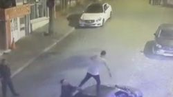 Balıkesir'de satırlı gencin etkisiz hale getirilme anı