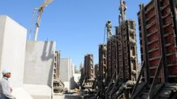 İdlib'e 1 haftada 250 beton blok gönderildi