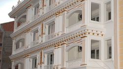 Malatya'da altın kaplamalı apartman