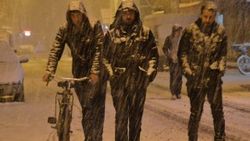 Ağrı'da etkili olan kar yağışı ulaşımı aksattı