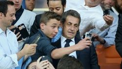 Nicolas Sarkozy Camp Nou stadından atıldı