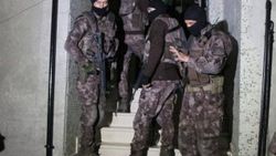 İstanbul'da eş zamanlı FETÖ operasyonu