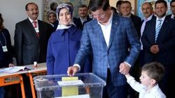 Davutoğlu'nun sandığından 'evet' çıktı