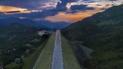 Hindistan'daki yeni havalimanı beğeni topluyor