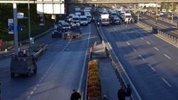 Okmeydanı'nda şüpheli paket: Cadde trafiğe kapatıldı