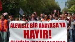 Aleviler Londra'da hükümeti protesto etti