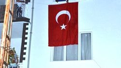 Bingöl'de şehit olan polisin Malatya'daki baba evinde yas
