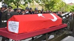 Şehit Pilot Üsteğmen toprağa verildi