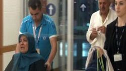 Şehit annesi Hac’dan tekerlekli sandalye ile döndü